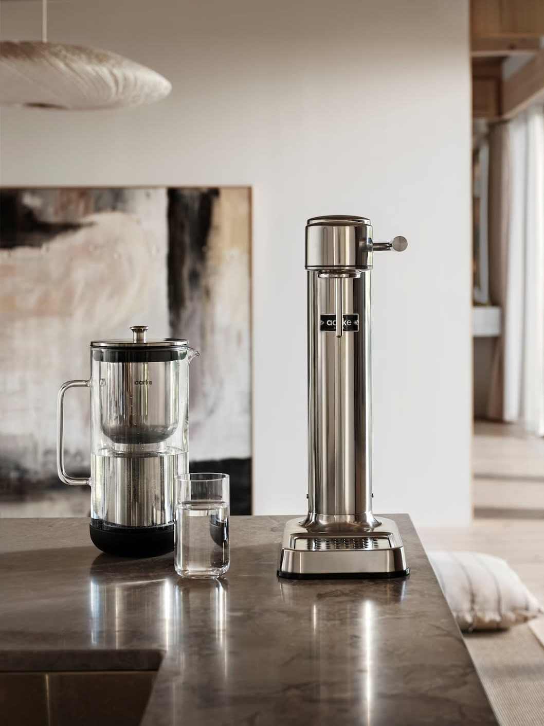 Aarke Purifier pouring water