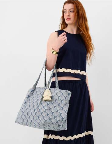 Shell Print Weekend Bag