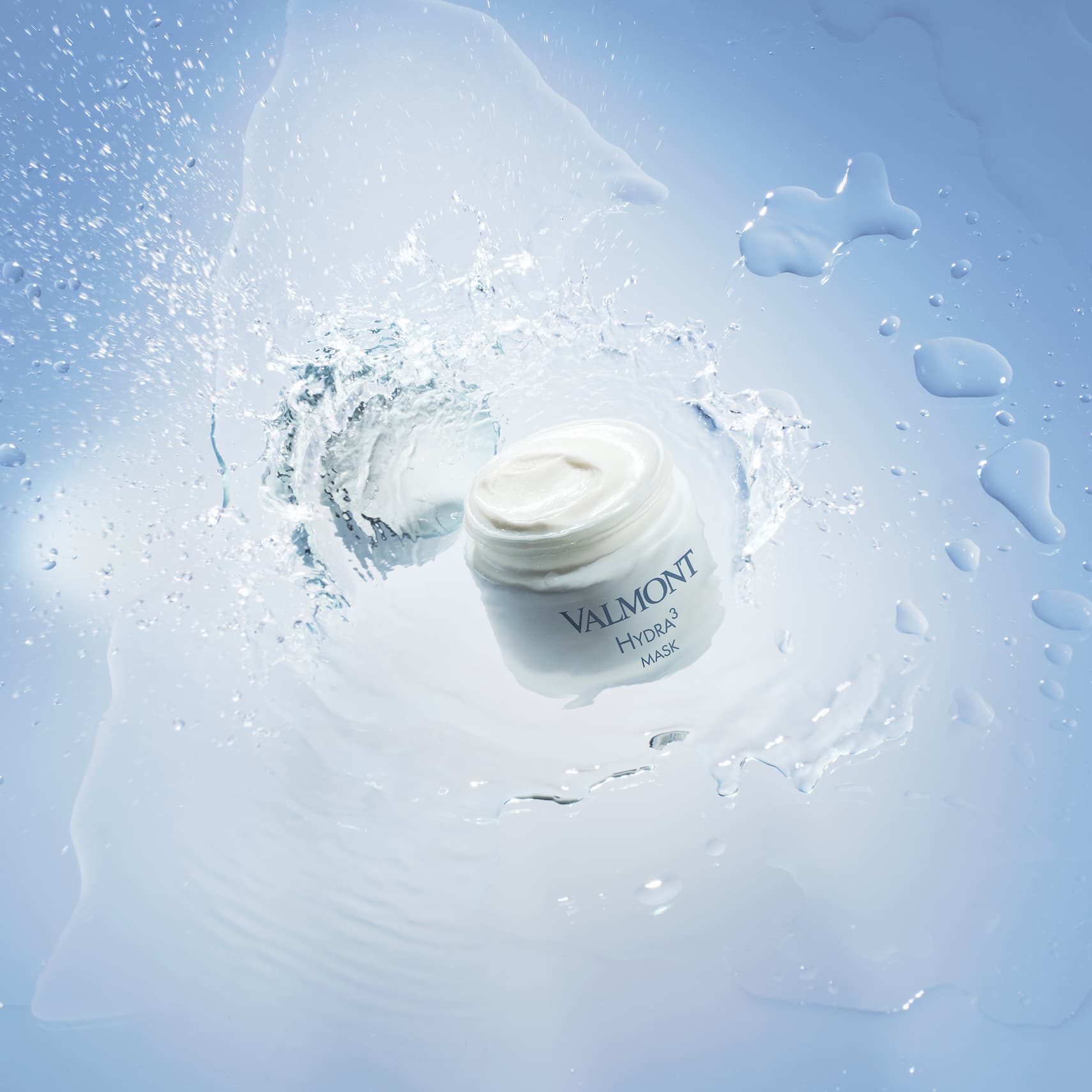 an image of a jar of waterland super regregating mask
