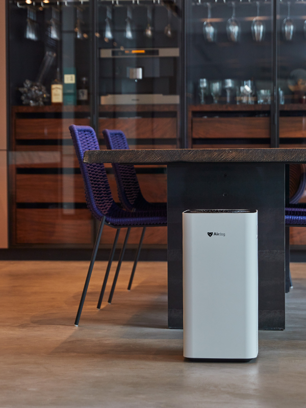 Image of Airdog X3 Air Purifier in front of kitchen table