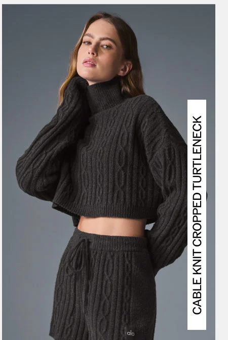 CABLE KNIT CROPPED TURTLENECK