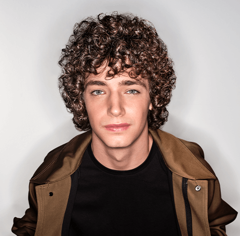 Curly Hair Looks for Graduates
