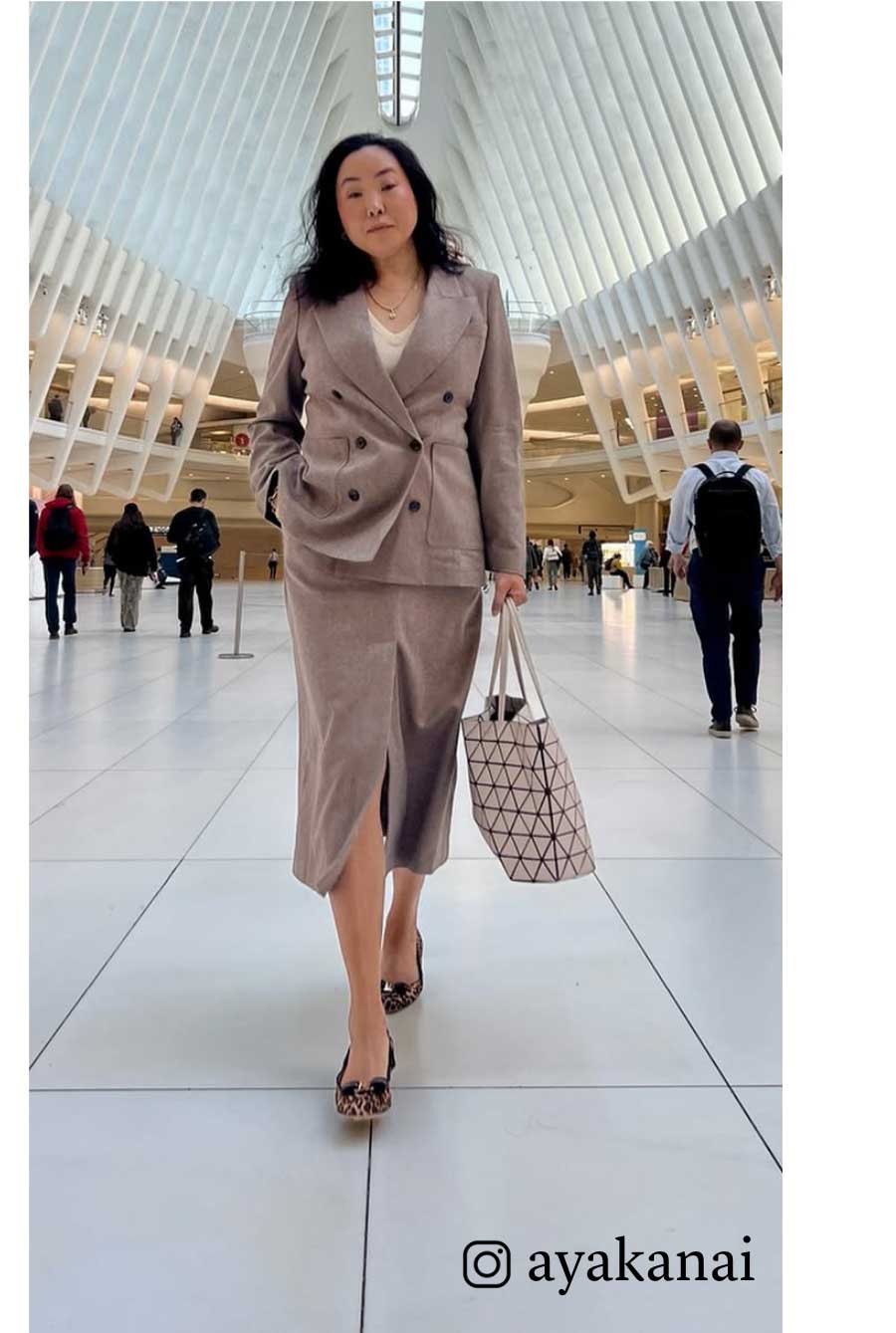 @ayakanai wears the oat skirt suit
