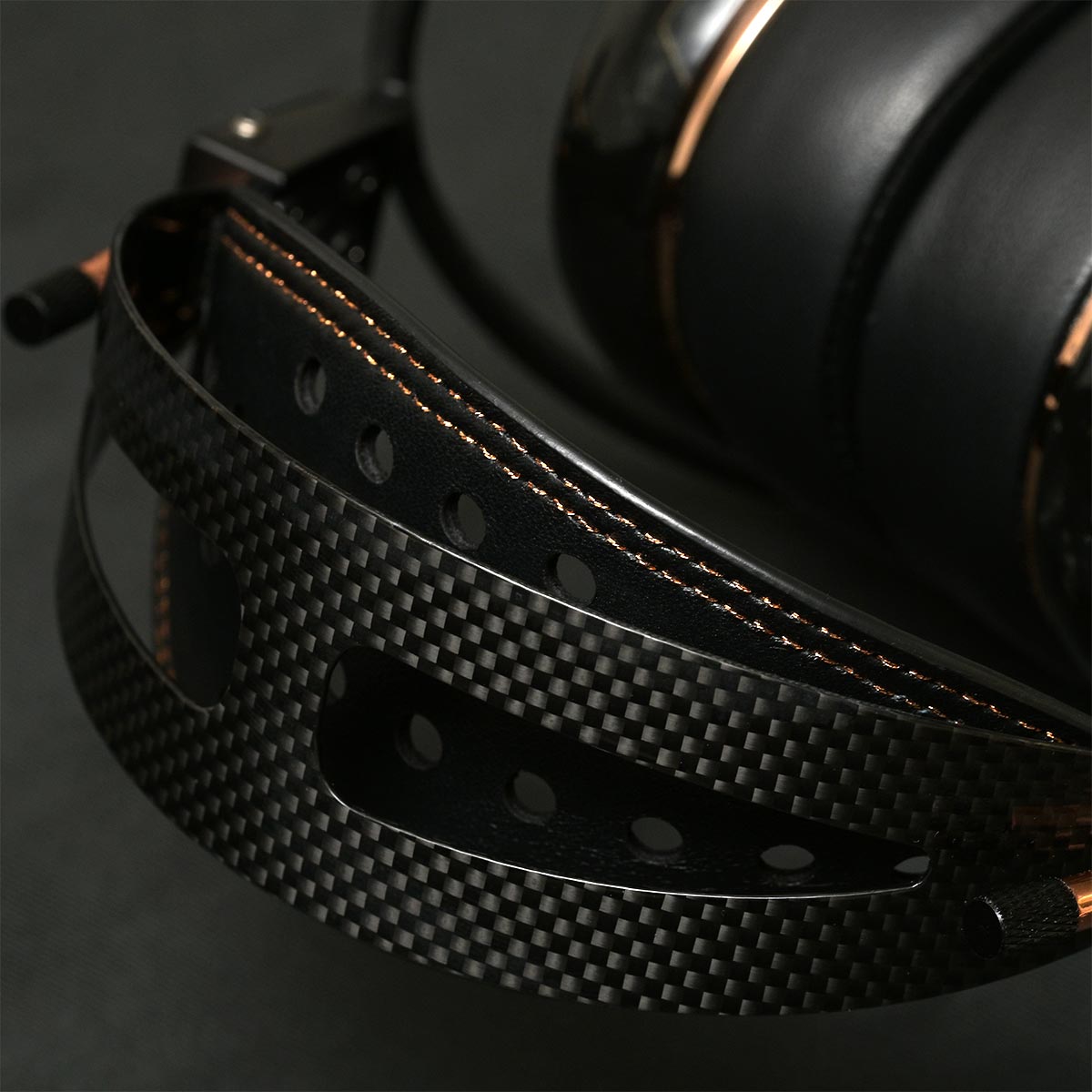 Audeze CRBN2 carbon fiber headband