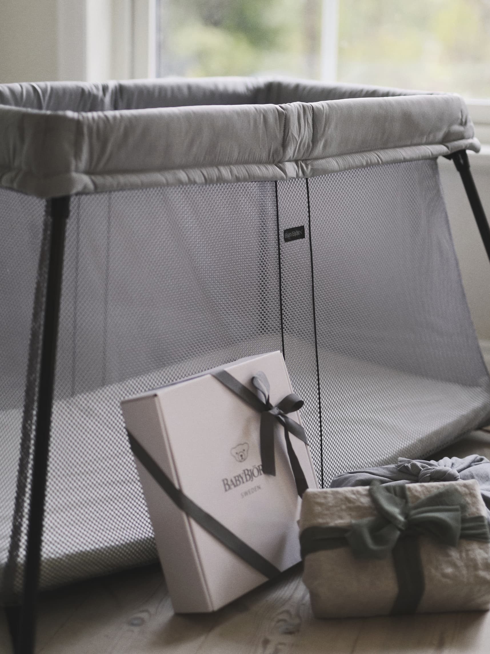 travel crib light