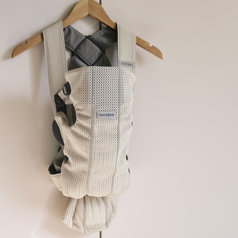 baby carrier mini in cream