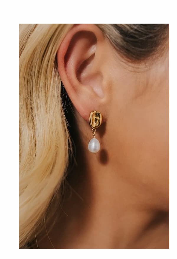 The Ophelia Pearl Studs