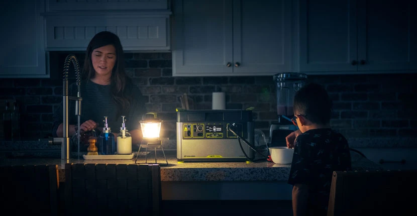 Emergency Flashlights: What to Look for and How to Build a Storm-Ready Kit