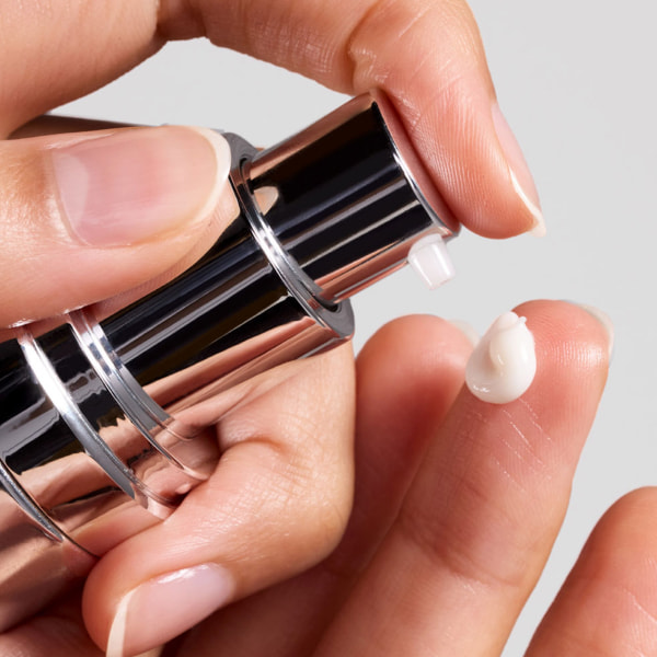 iS Clinical Daily Dynamic Hydrator Photo