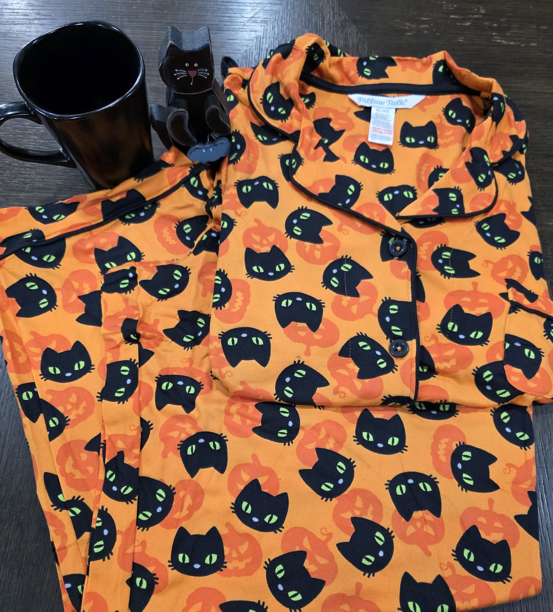 Women's Lounge Around Black Cat Pajama Set