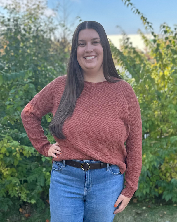 Woman wearing belt outside