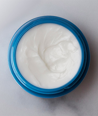 multi-task eye creme