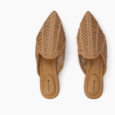 The Goldfinch 15 Woven Slide in Toffee Woven