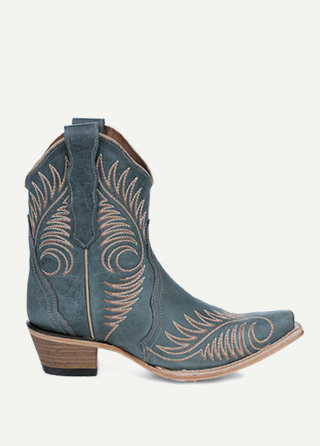Boots & Apparel - Shop Now »