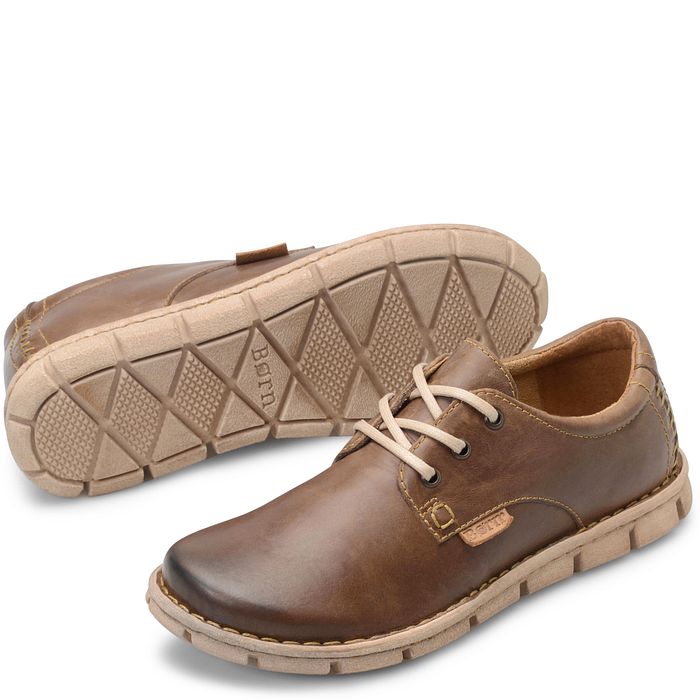 Soledad lace up shoe in brown.