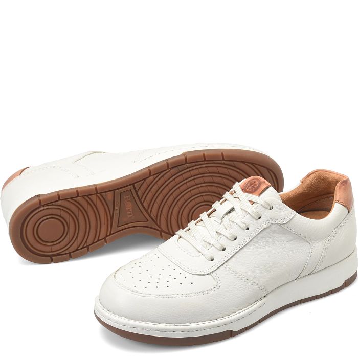 Captain lace up sneaker in white.