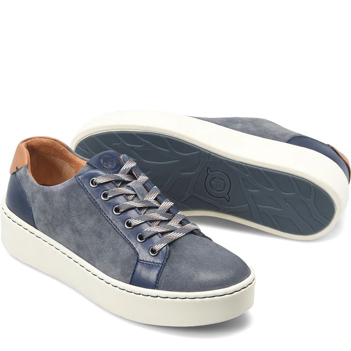 MIra lace up sneaker in dark blue suede.
