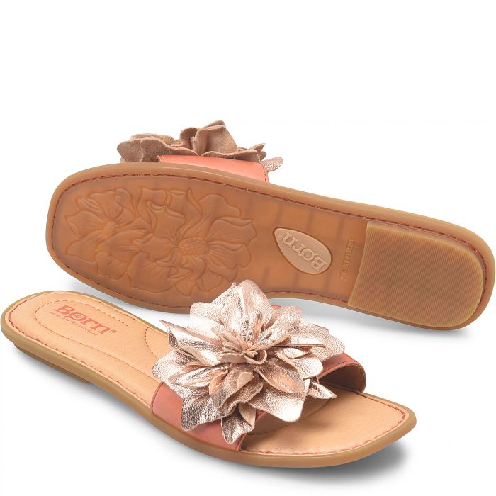 Hibiscus slide flat sandal in metallic.