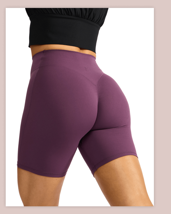 Aggressive Scrunch Short 7"