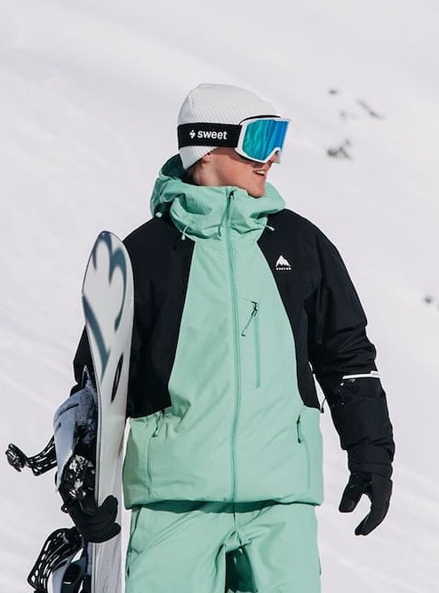 Men's Burton Reserve 2L Insulated Jacket in True Black/Soft Sage