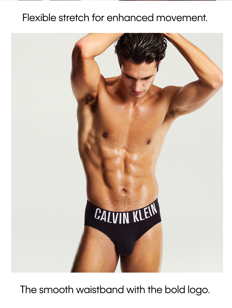 Flexible stretch for enhanced movement. The smooth waistband with the bold logo.