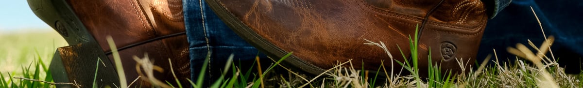 GIVEAWAY | IT'S NATIONAL BOOT DAY! HERE'S YOUR CHANCE TO WIN BOOTS FOR YOU AND A FRIEND | DETAILS >>