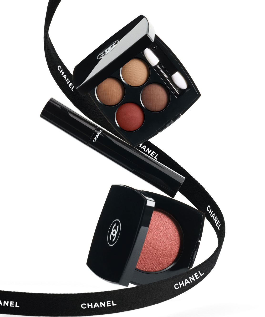 AN IRRESISTIBLE MAKEUP LOOK