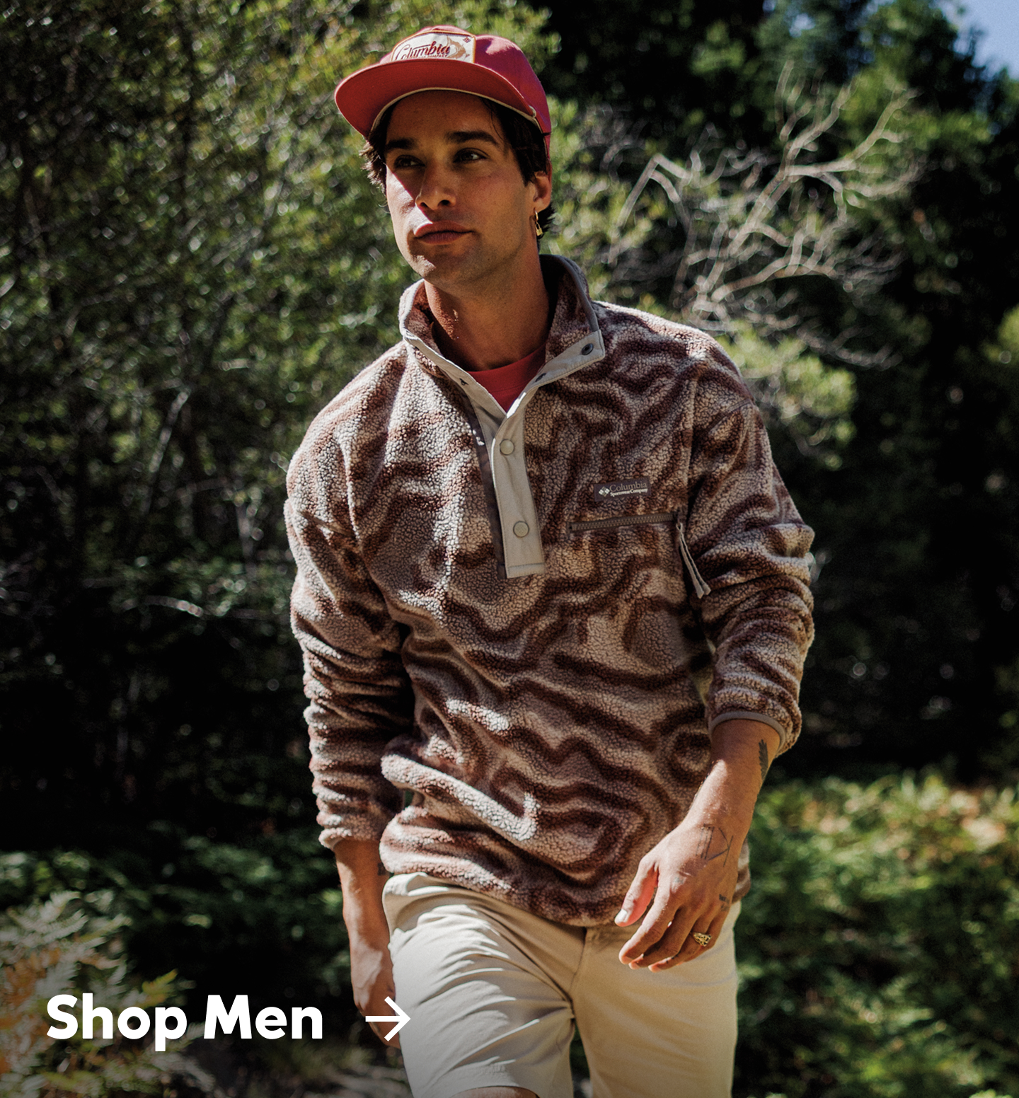 Man wearing patterned Helvetia Fleece