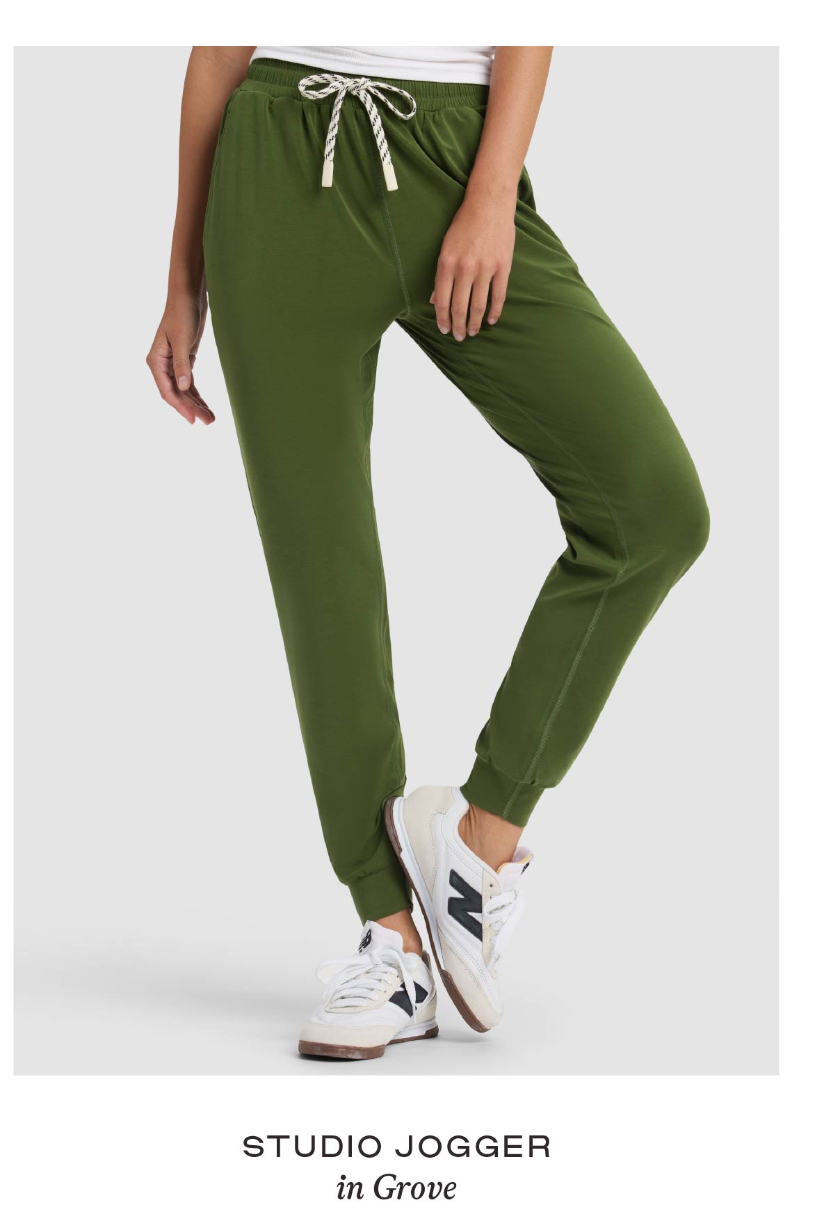 Studio Jogger in Grove
