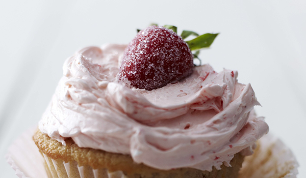 Serve Fresh Strawberry Cupcakes at Your Next Get-Together
