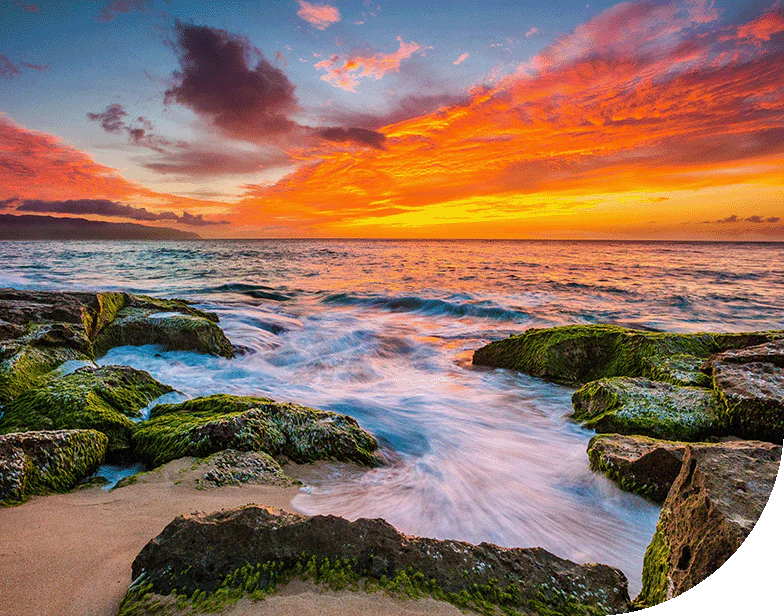 A spectacular sunset in O'ahu, Hawaii