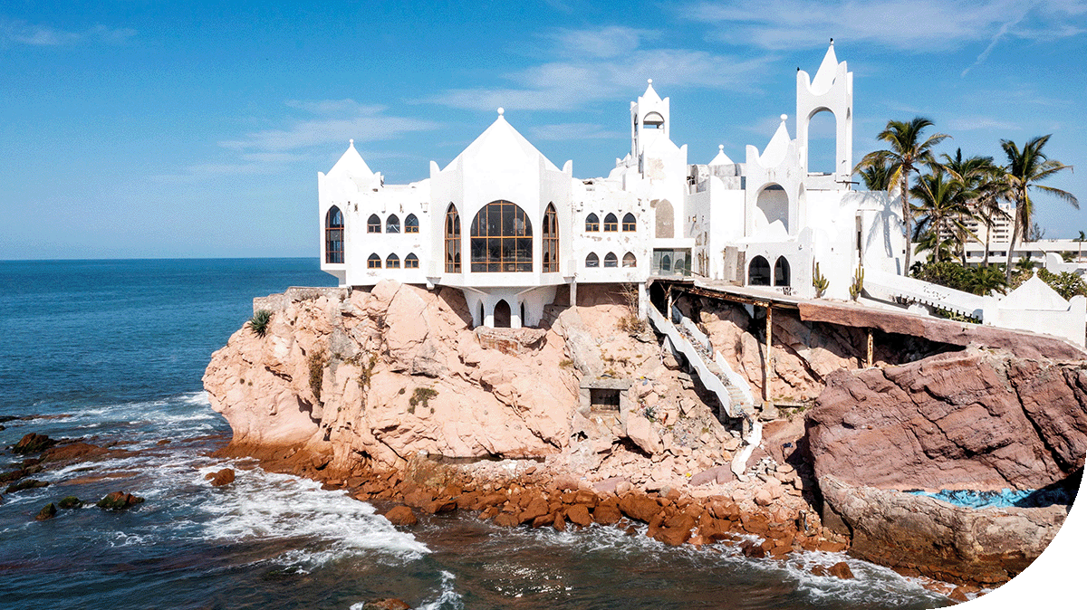 Amazing archticture on the seaside cliffs of Mazatlán, Mexico.