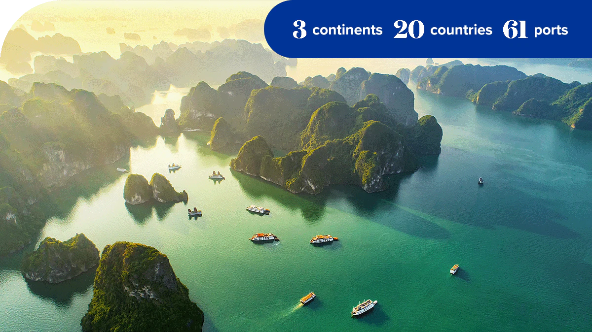 Boats drinfting in Halong Bay, Vietnam.