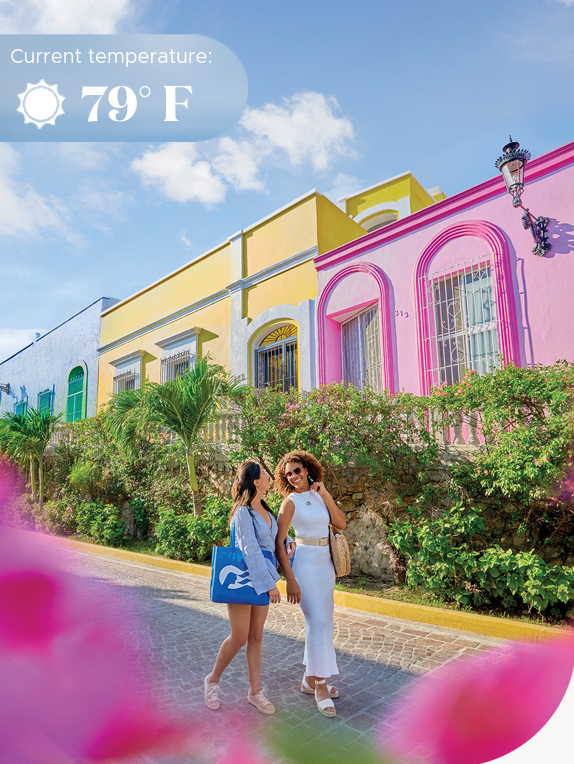 Two women browsing the shops in Mazatlán