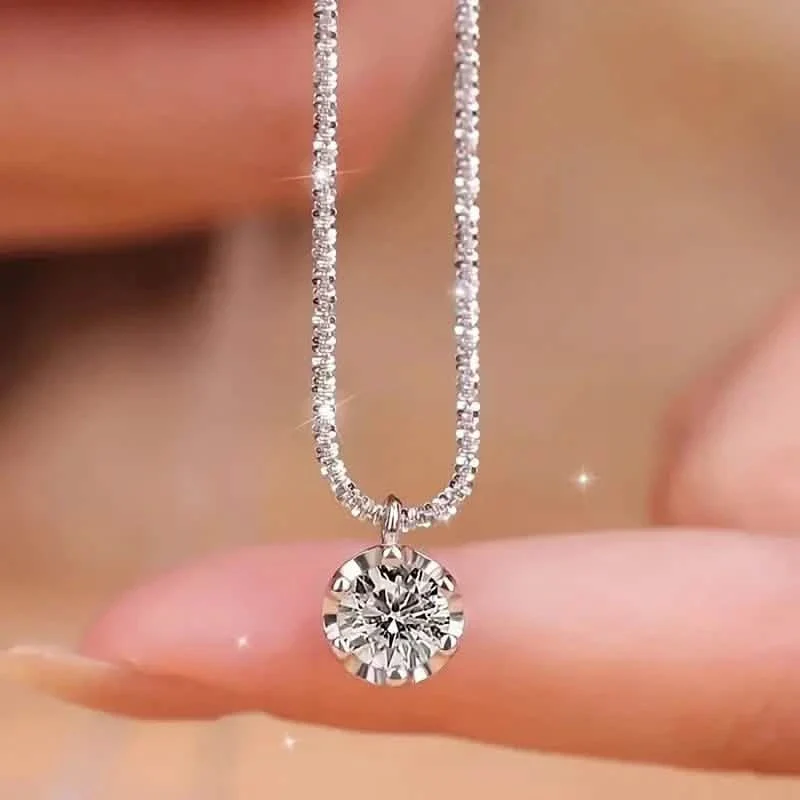 Image of Sparkling Wave-Shaped Six-Claw Single Zirconia Pendant Necklace