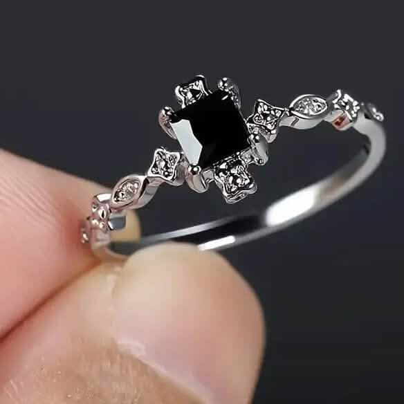 Image of Vintage-Inspired Black Square Cubic Zirconia Ring
