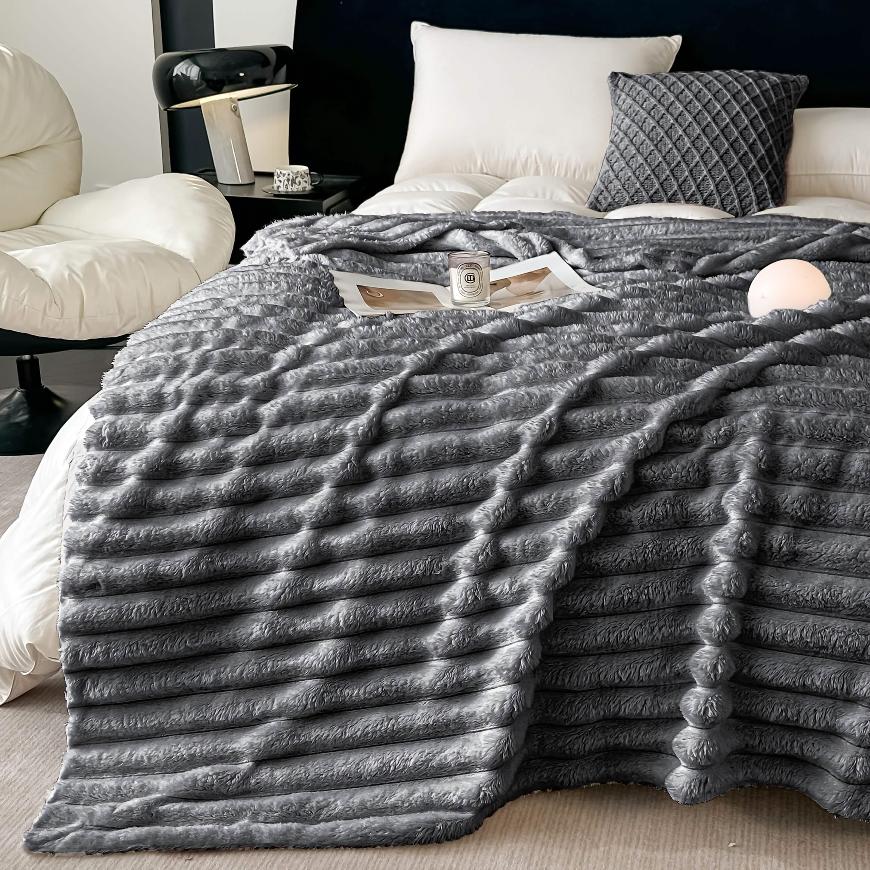 Image of Ultra-Soft Double-Sided Fleece Blanket – Gray (All-Season)