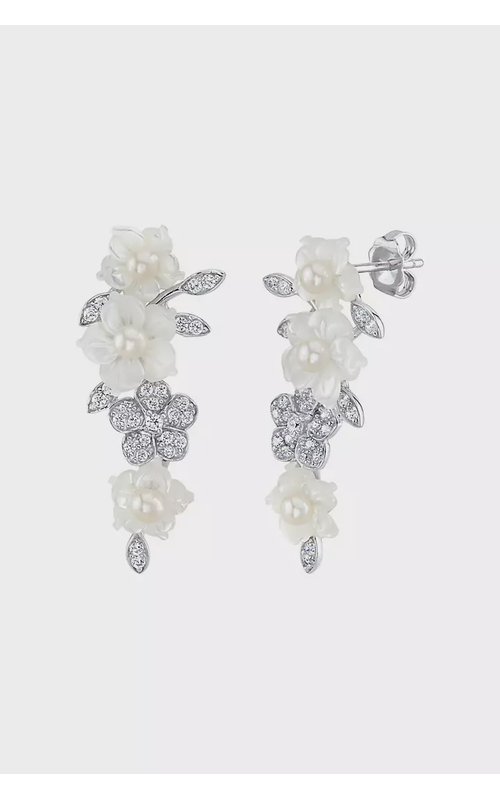 White Cultured Freshwater  Mother of Pearl Earring