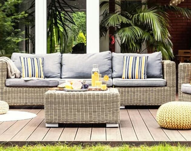 OUTDOOR MUST-HAVES!