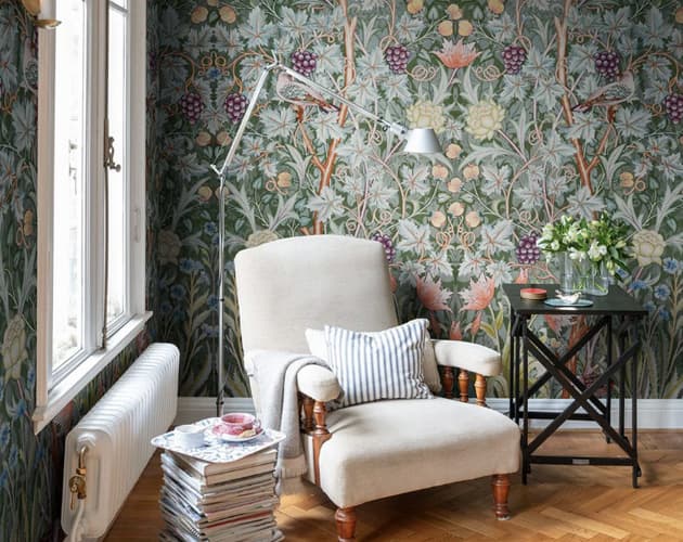 TRADITIONAL & FLORALS