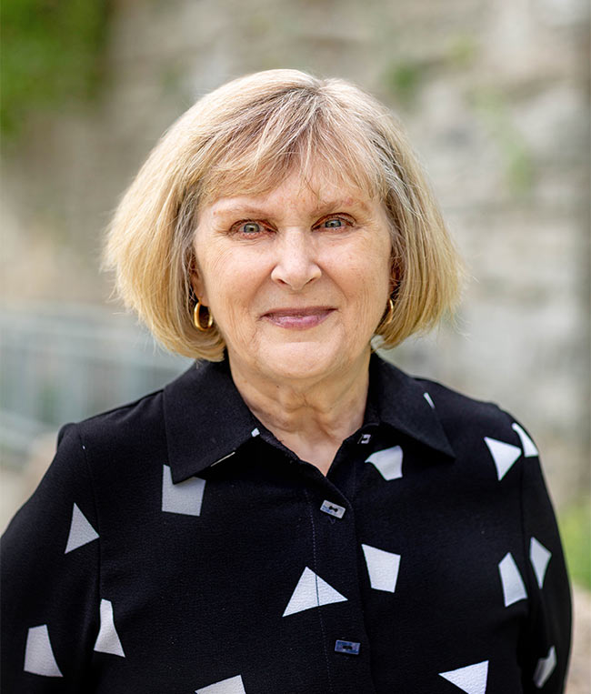 Photo of Melinda Seegers