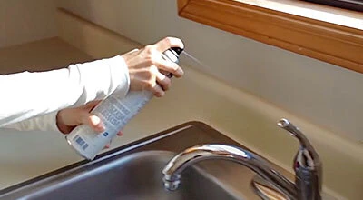 How to Use Indoor Ant Baits & Sprays
