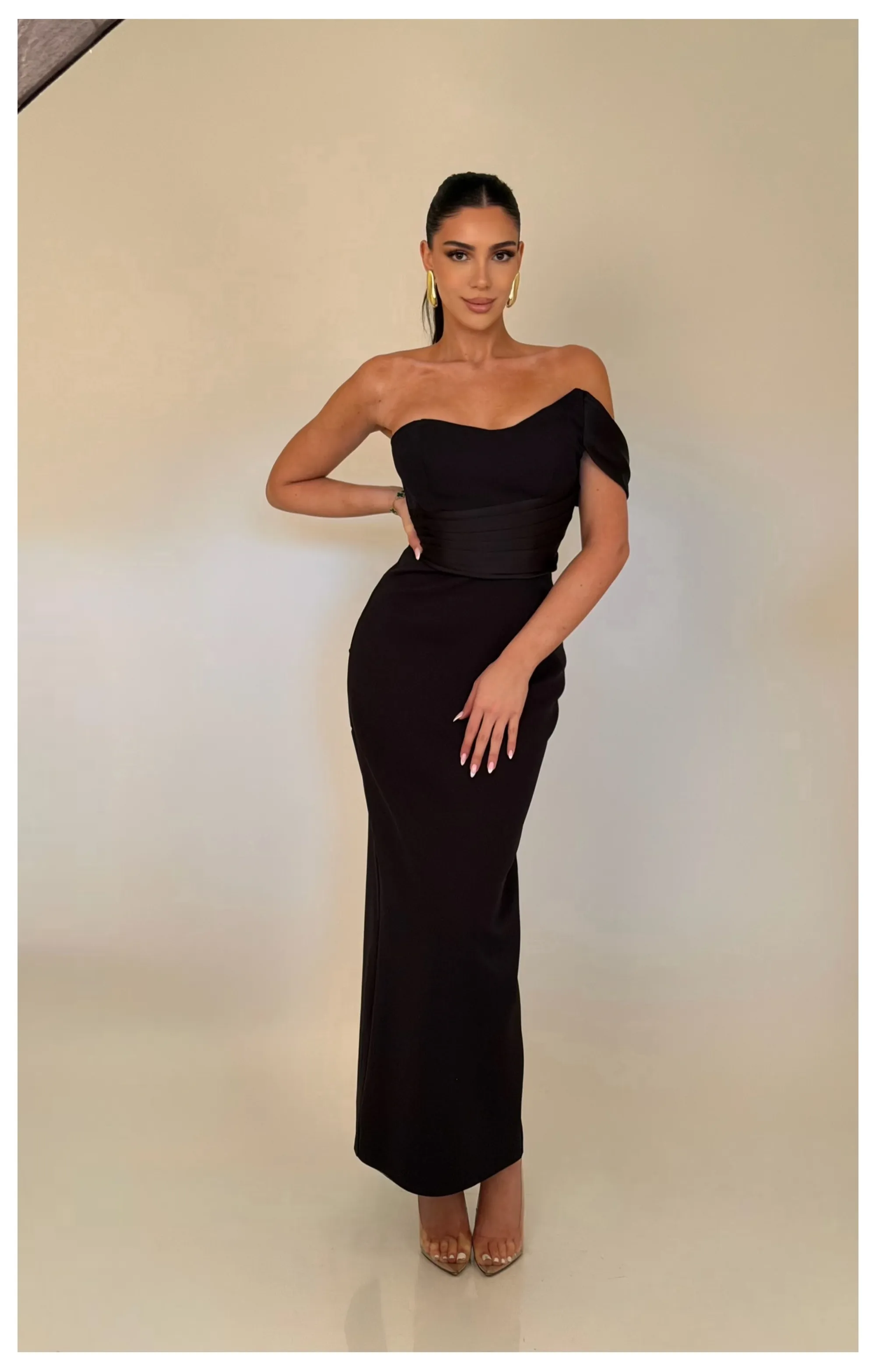 Madrie dress in black
