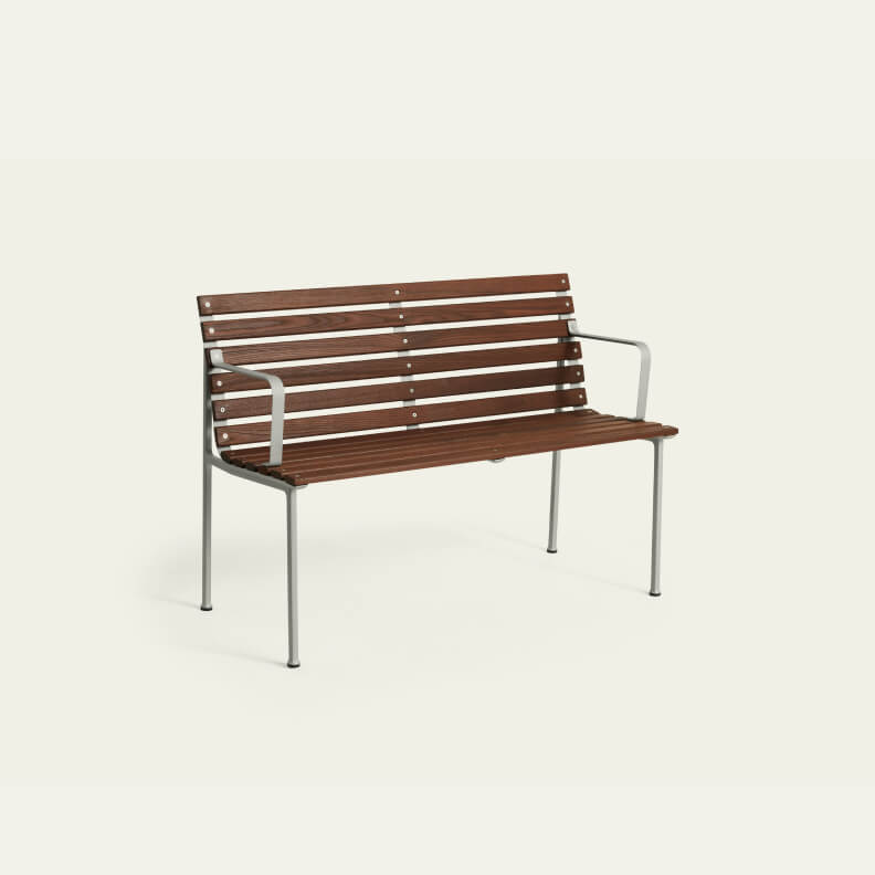 Traverse Lounge Bench with Arms
