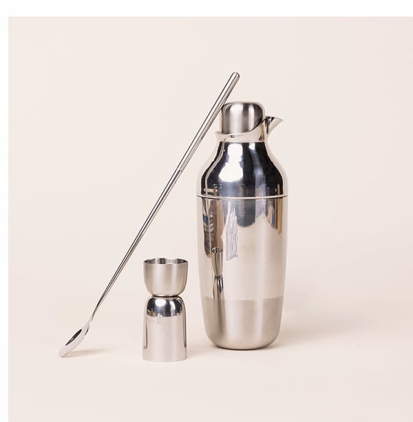 Cocktail shaker set