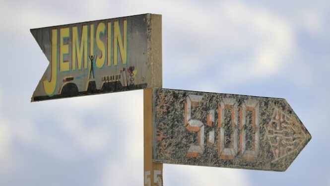 alt