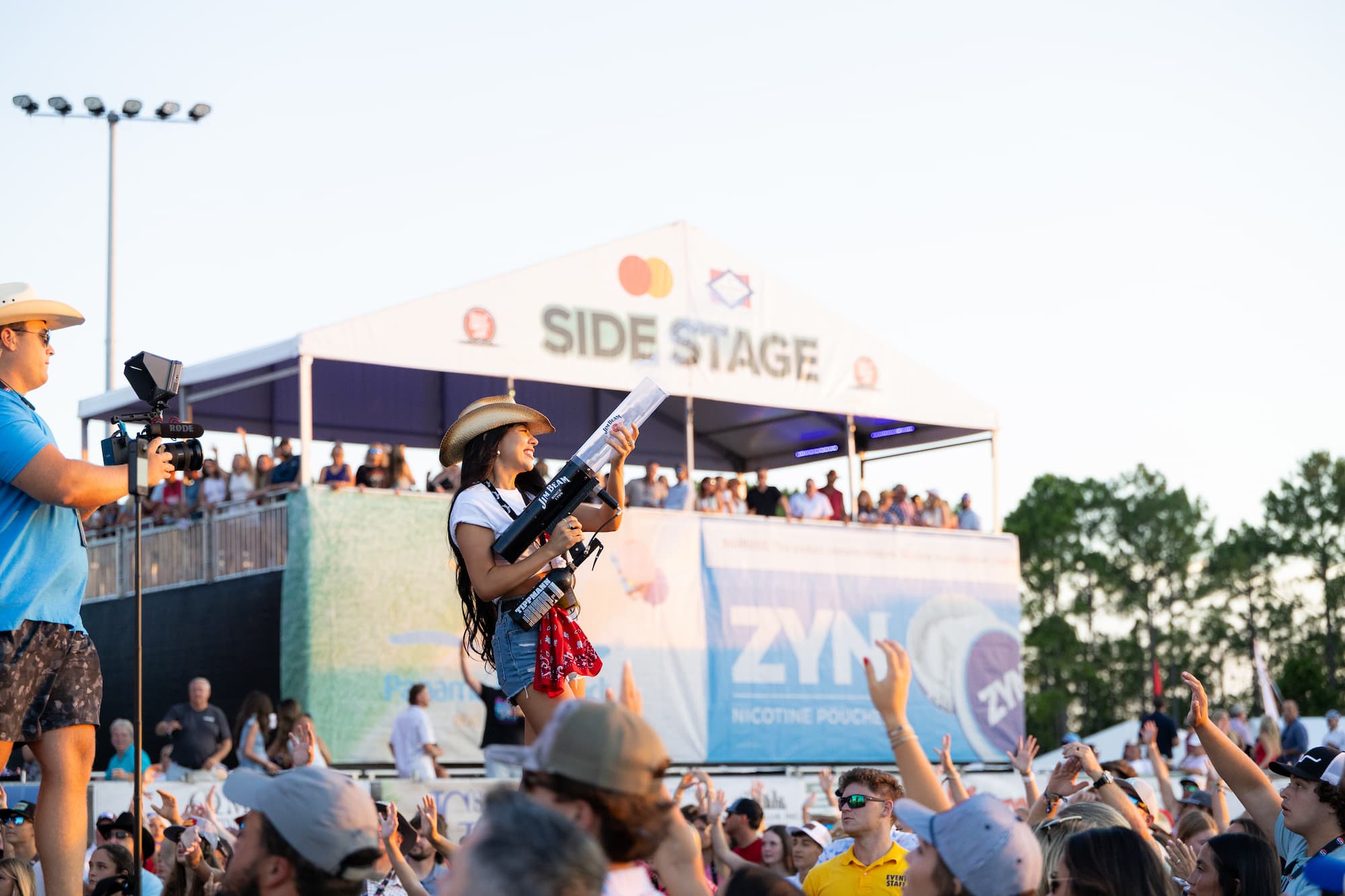 Blake Shelton Announce