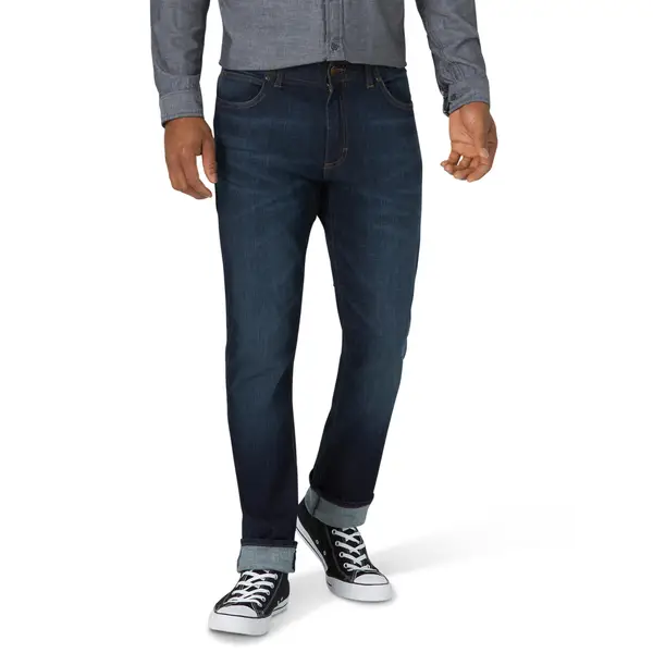 Men's Extreme Motion Straight Tapered Jeans