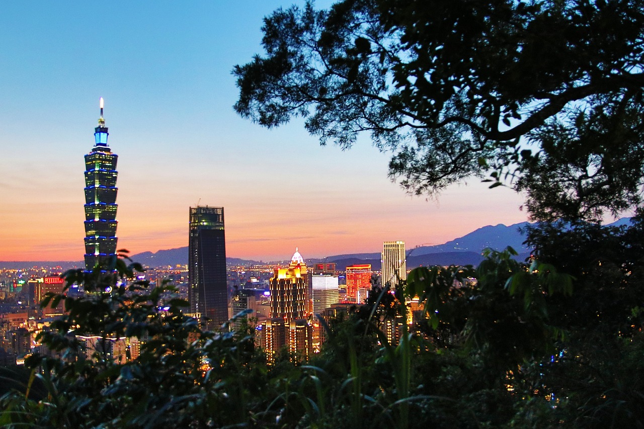 A scenic photo of Taipei, Taiwan