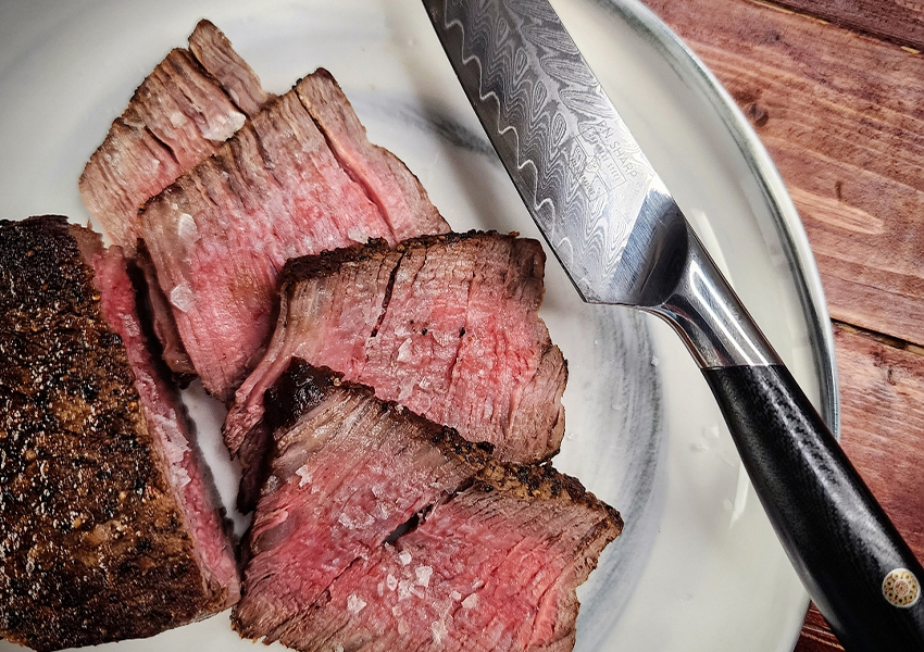 Video Recipe for Pan-Seared, Medium-Rare Filet Mignon